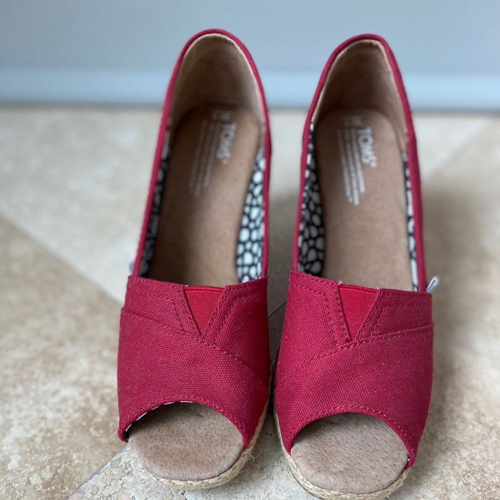 TOMS:  CALYPSO CANVAS, PEEP TOE, ESPADRILLE WEDGES